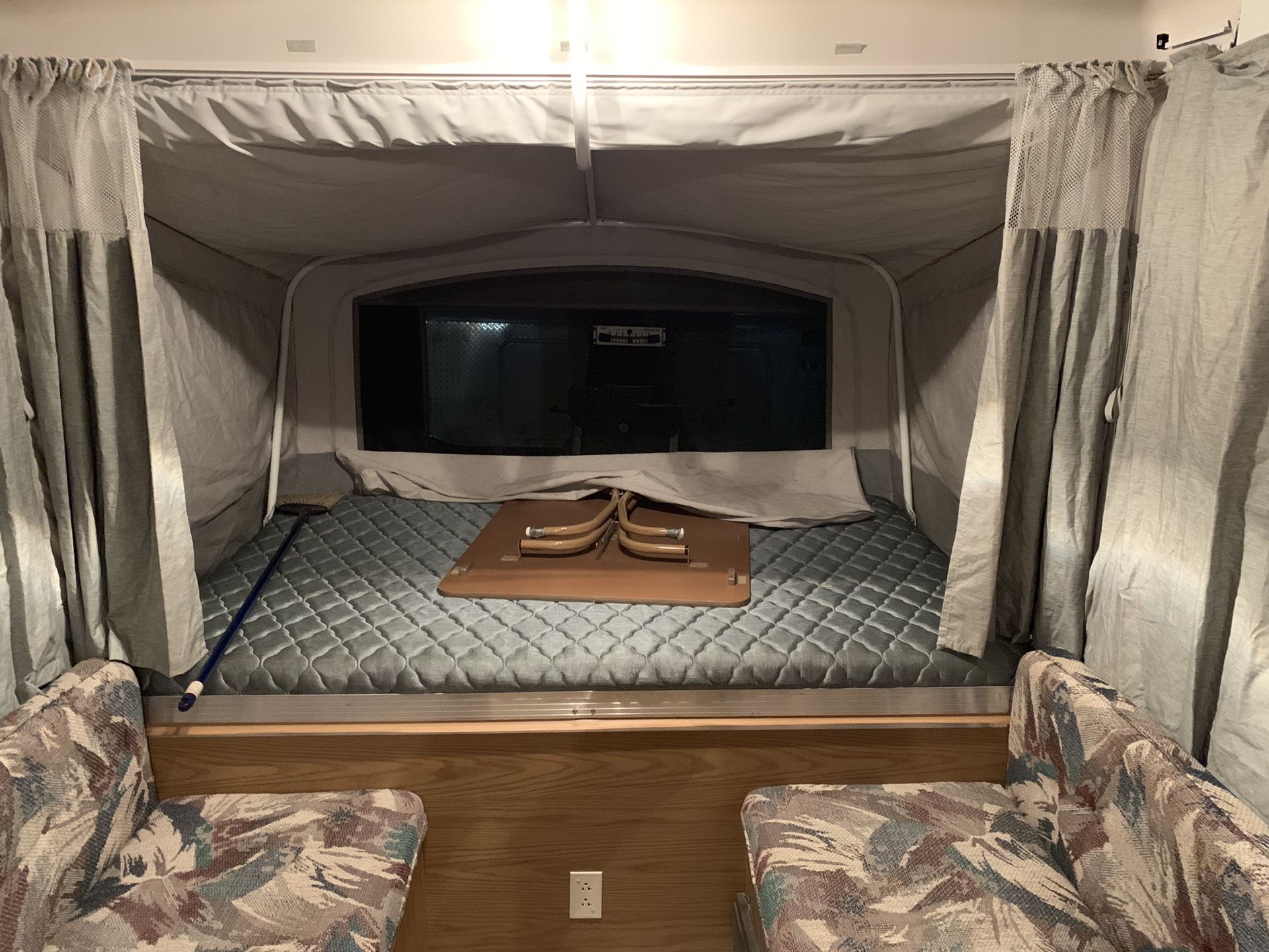 2000 Coleman tent trailer by fleetwood