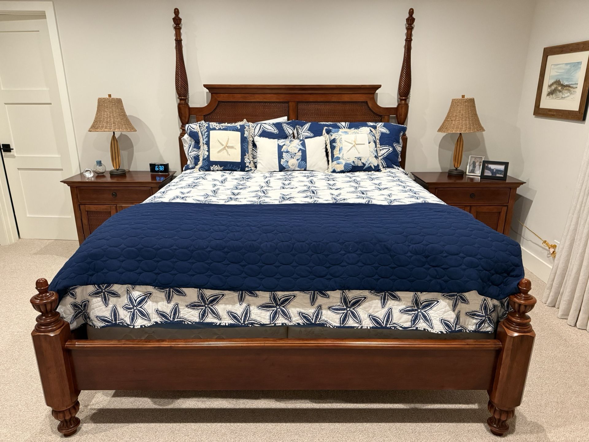 Beautiful Dark Wood Bed, Nightstands, Bureau