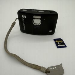 HP Photosmart R937 3X Optical Zoom Black 8.0 MP Digital Camera with SD Card