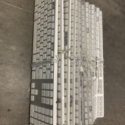 Apple Wire Keyboards ( Lot Of 12) Parts To Repair 