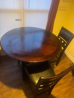 Table & chairs