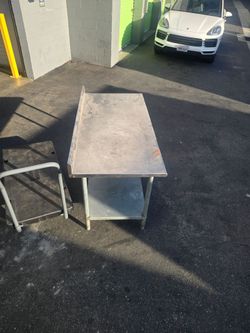 Stainless steel preep table