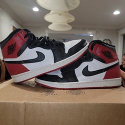 Jordan 1 Retro 
"Black Toe" (2013)
