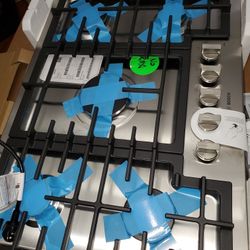 BOSCH COOTOP 30 INCHES NEW WARRANTY 1 YEAR MANUCFATURE  READY TO DELIVER  WRIGHT AWAY STAINLESS $700