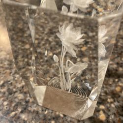 VINTAGE CRYSTAL RECTANGLE PAPERWEIGHT WITH FLORAL ETCHING INSIDE 3" X 2" X 2