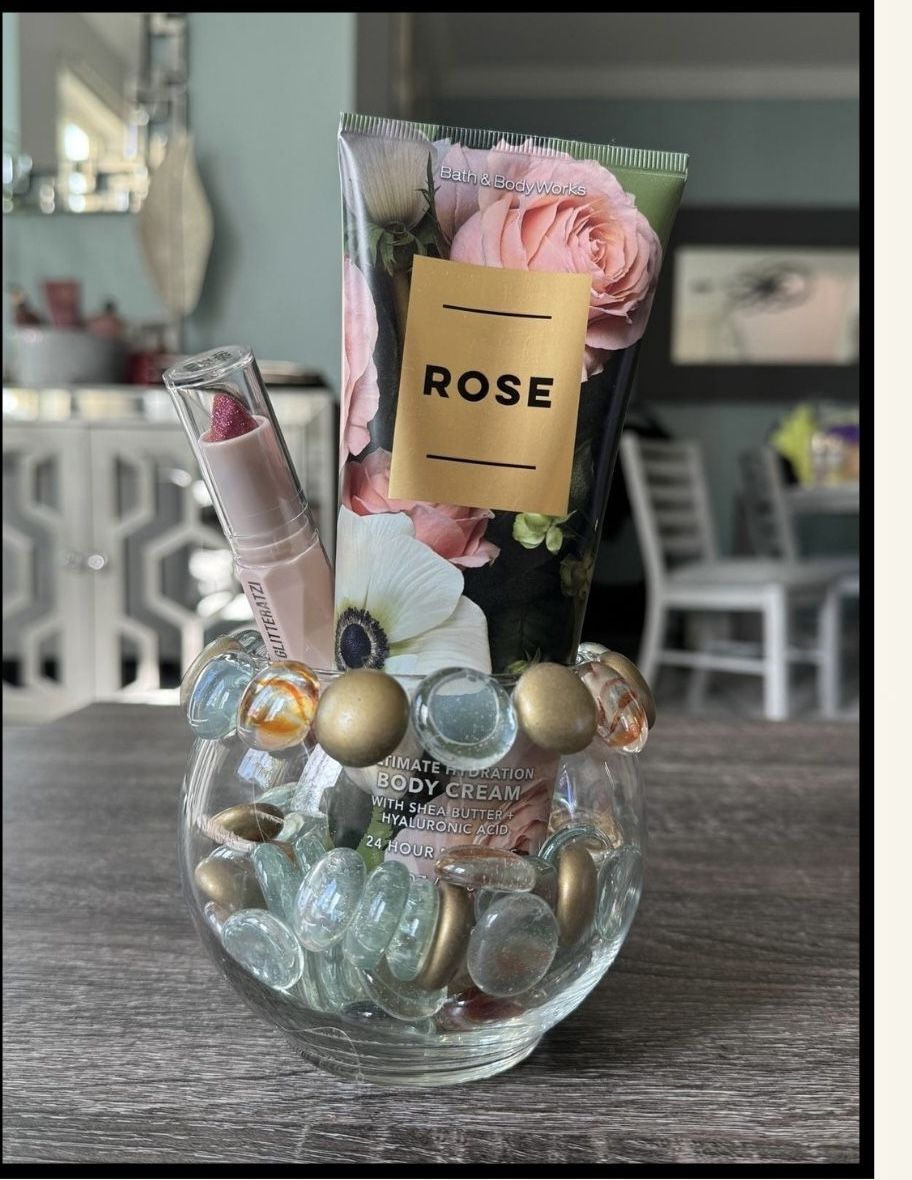 Bath & Body Works ROSE Body Cream + Lip Gloss Gift Set