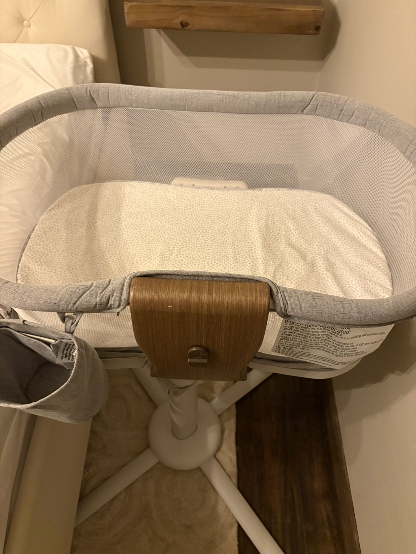 Perfect Condition Halo Bassinet