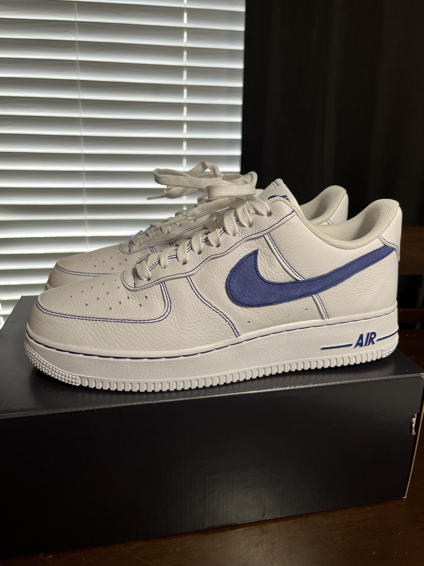 Men’s Nike Air Force 1 '07 LV8 10.5