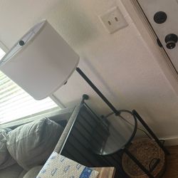 Side Table With Lamp 