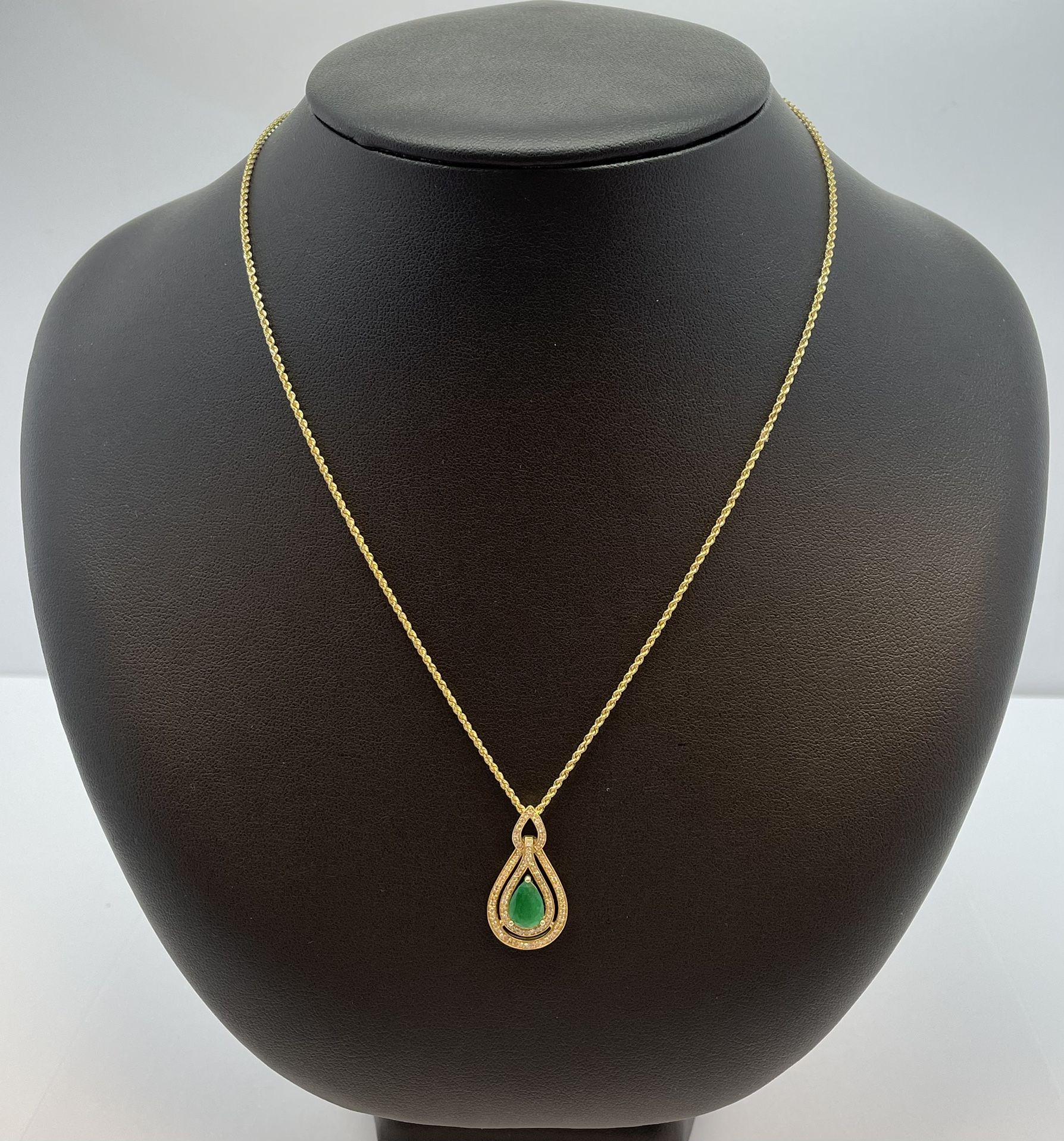 14 K Gold Dia Emerald Necklace. New