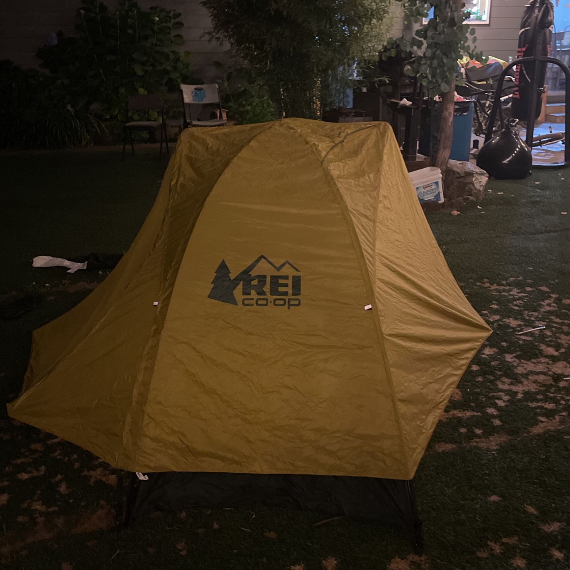 REI 1 Person Tent Yellow/black