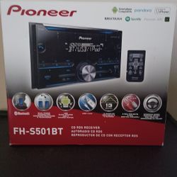 PIONEER CAR STEREO WITH CD PLAYER