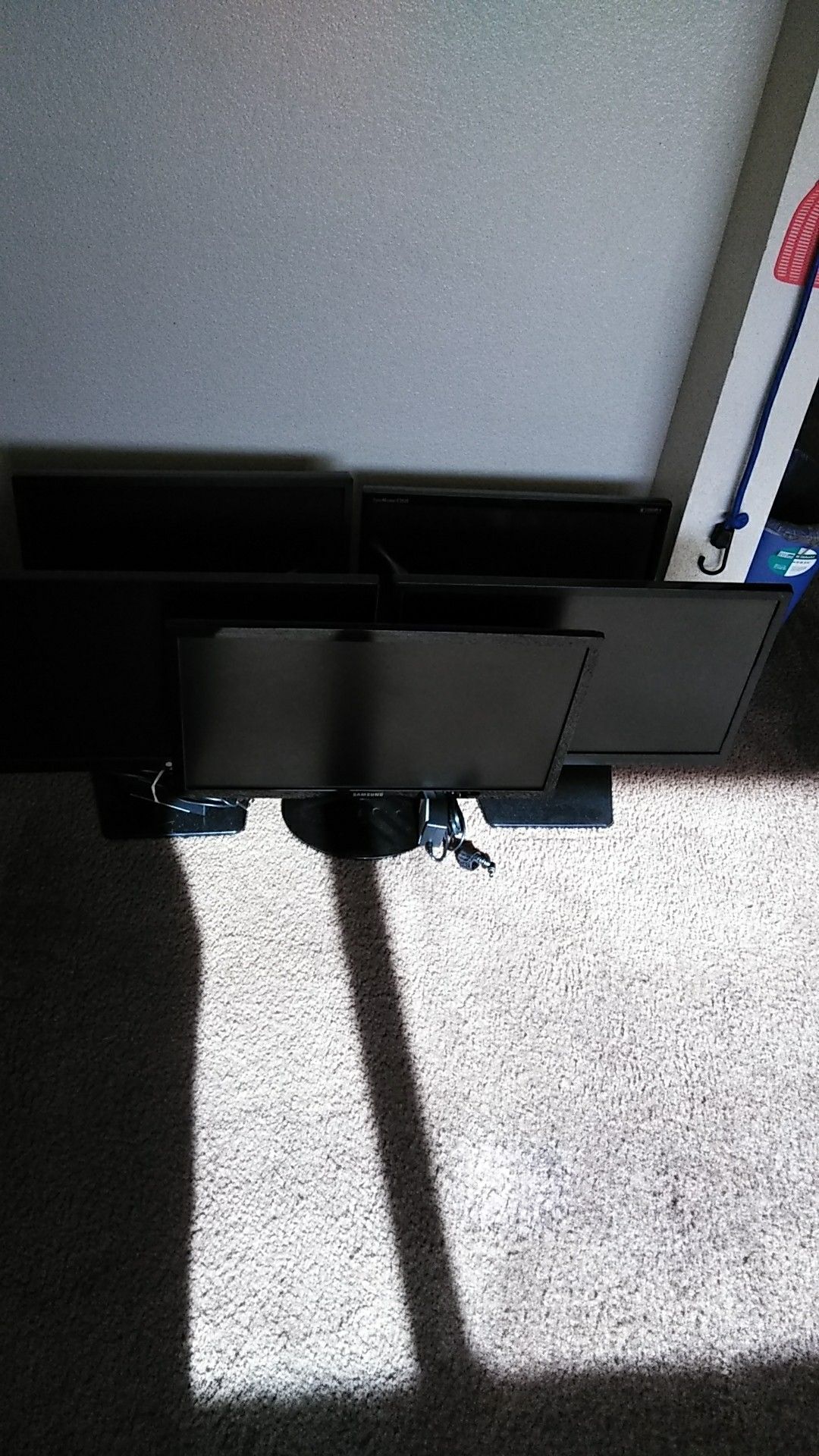 8 Computer Monitors 19" to 32" for Sale in Las Vegas, NV OfferUp