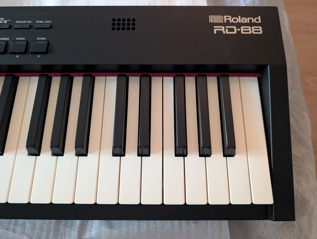 Roland - RD-88 | Stage Piano