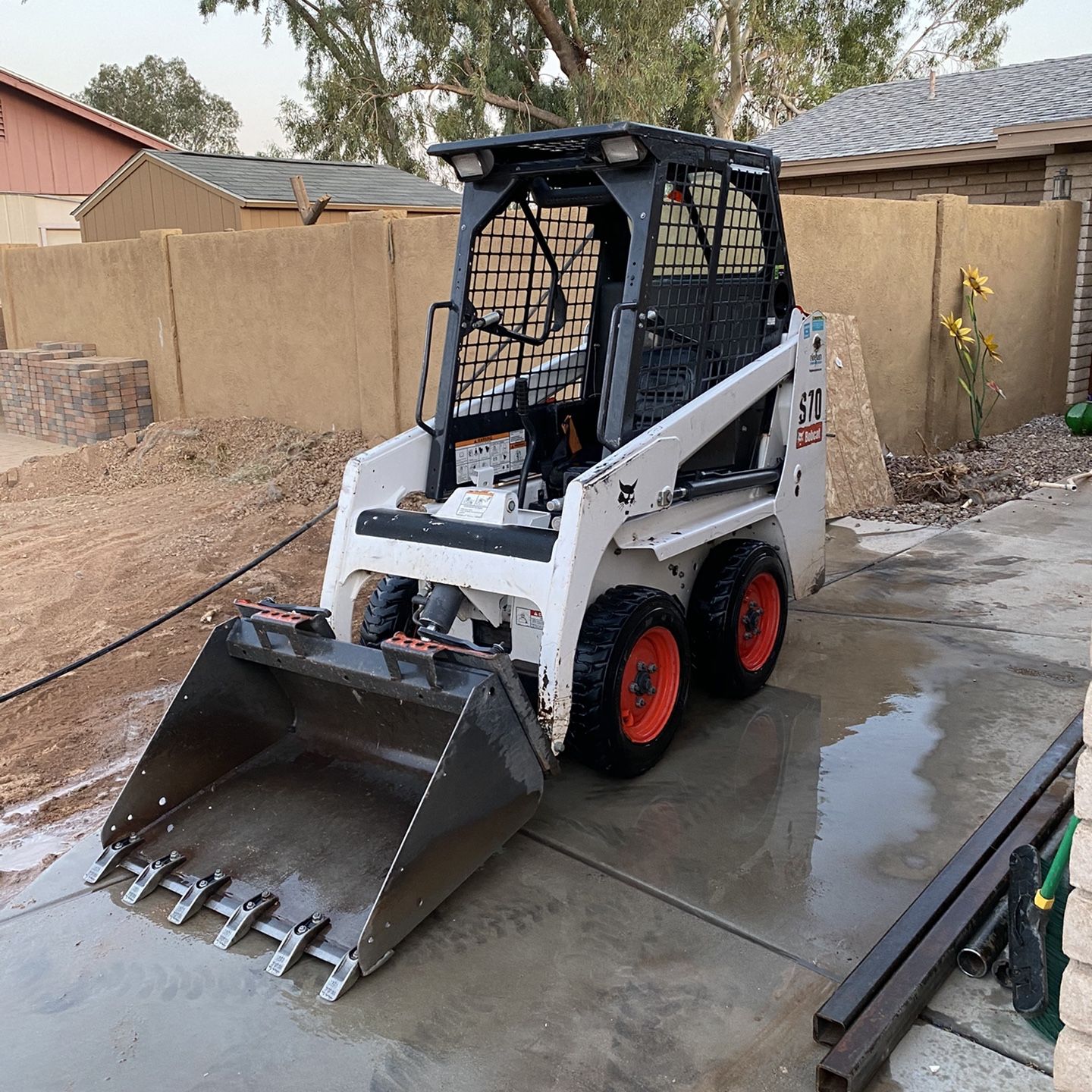 Bobcat $220