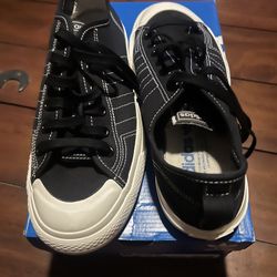 New!!! Woman, Adidas Shoes 