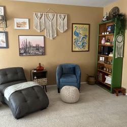 Leather Chaise  Lounge Chair. 