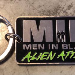 Vtg Universal Studios Men in Black Alien Attack 2000 Keychain MATT