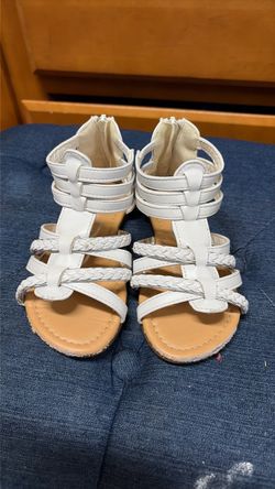 Girls white sandals size 9/10
