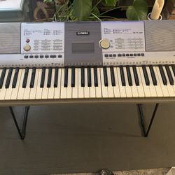 Yamaha Piano Keyboard