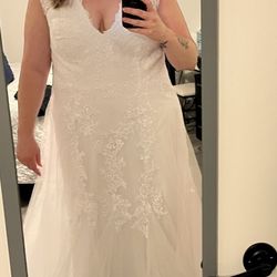 BRAND NEW HEBEOS WEDDING DRESS