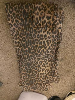 Two print pants from discloser