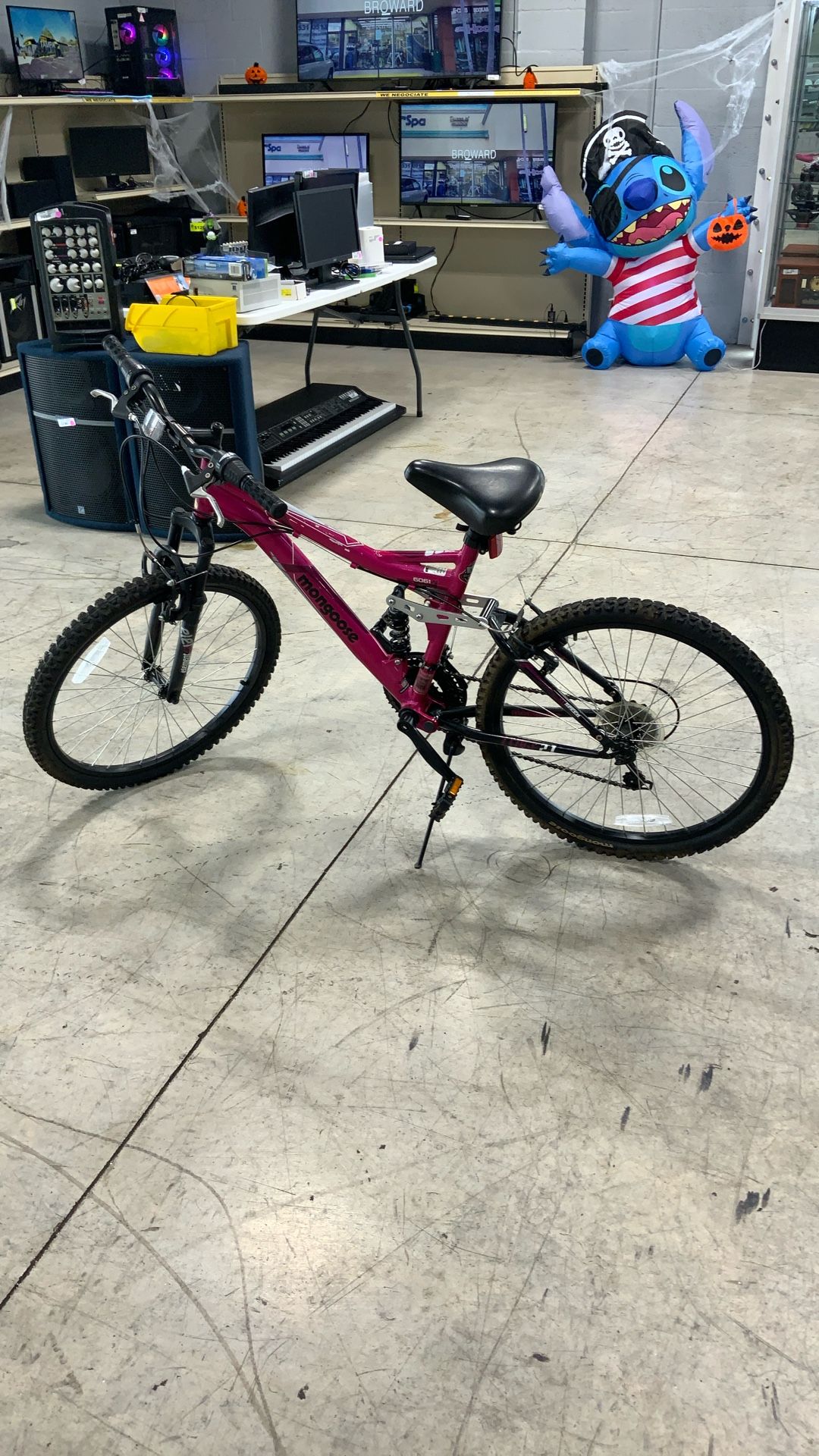 Mongoose 17” Girls Bike