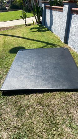 Truck bed cover-free