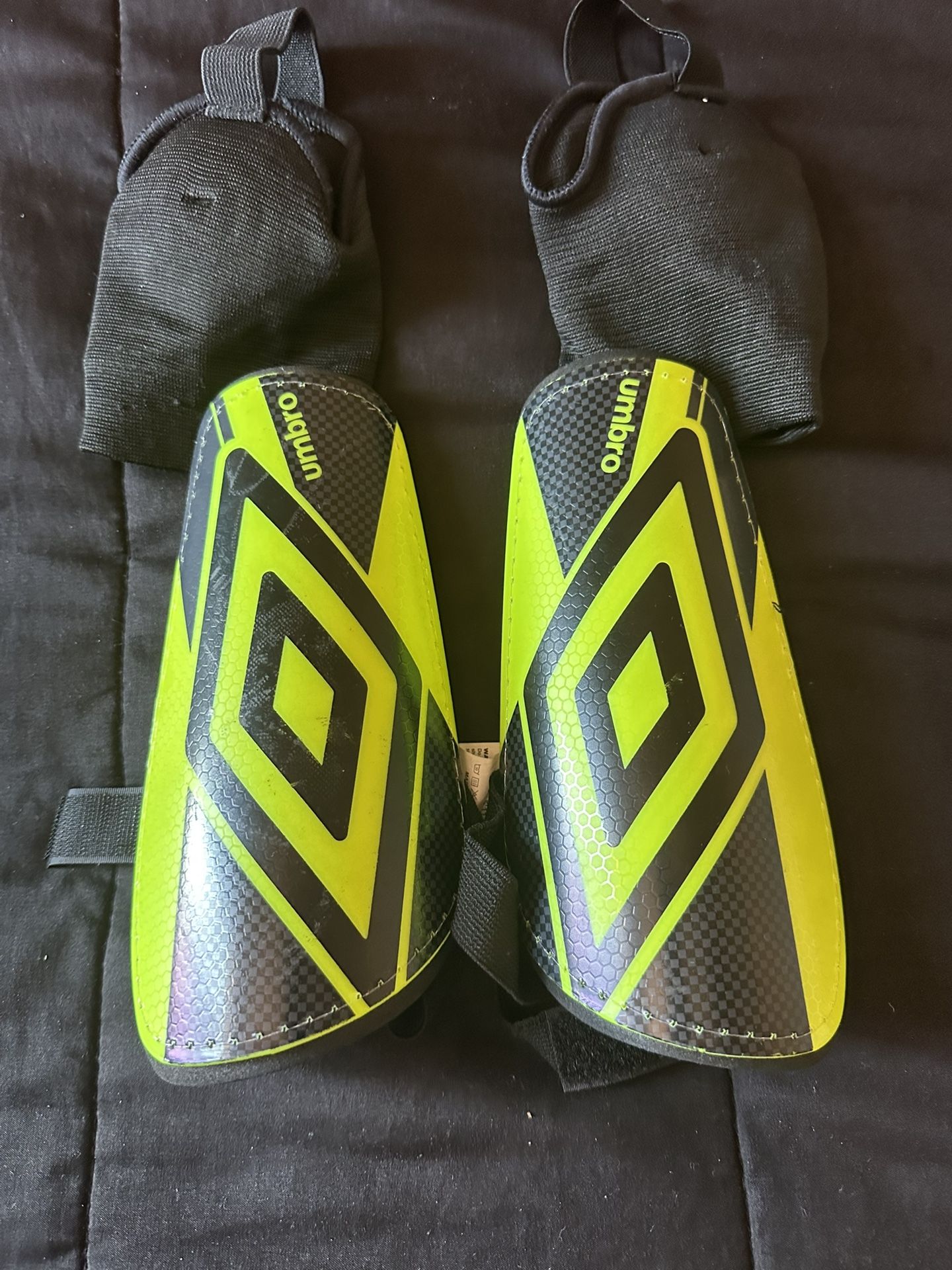Umbro Soccer Shing Guards L