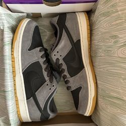 DS Nike dunk sb dark smoke grey men’s 9.5