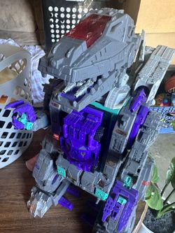 Transformers Titan Class Trypticon