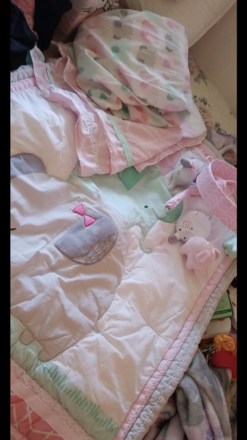 New crib bedding