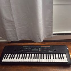Yama PSR-EW426 Piano 