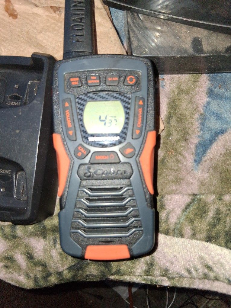 Cobra Walkie Talkie Set With Charger Model# Acxt1035r Flt For $50