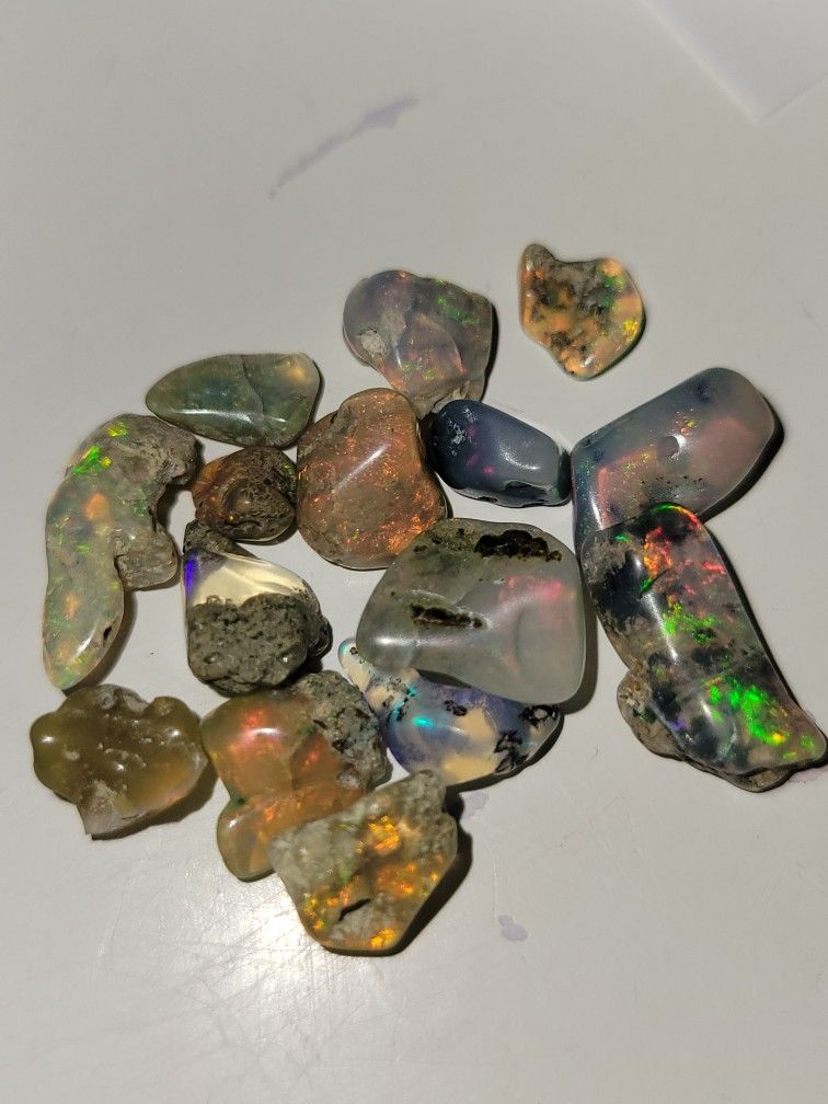 15pcs. ETHIOPIAN BLACK FIRE OPAL CRYSTAL GEMSTONE SET OF 15