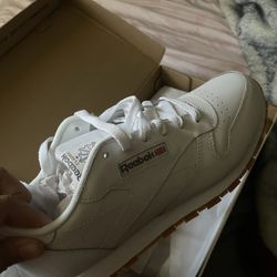 White Shoes/ Reebok