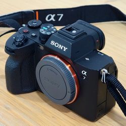 SONY A7 IV (Low Balls Will Be Ignored)