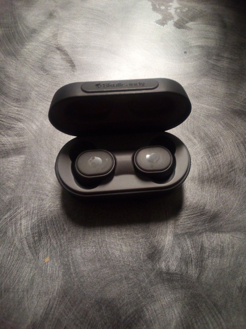 These are Skullcandy truly wireless earbuds
