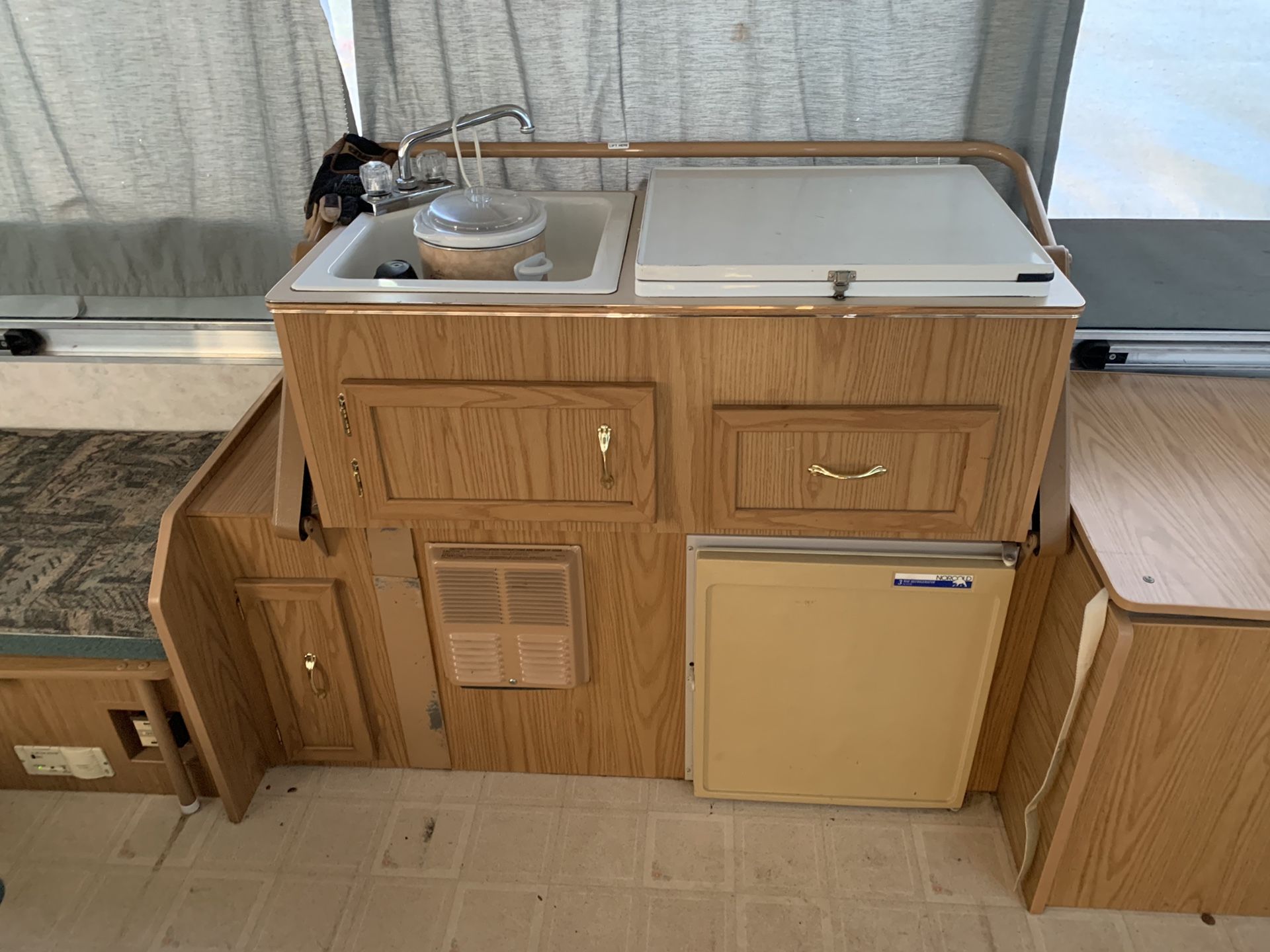 Coleman Pop Up Tent Trailer for Sale in Phoenix, AZ OfferUp