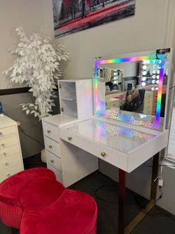 Hello Kitty Vanity Set