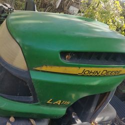 John Deere Hood 