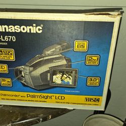 Panasonic PV-L670 Palmcorder camcorder Vintage