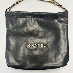 Chanel 22 Black with Gold Hardware 🤍🖤