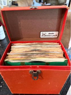45 rpm records — Mystery box of 46 early 1970s