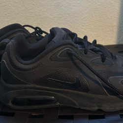 Black Nike Airs
