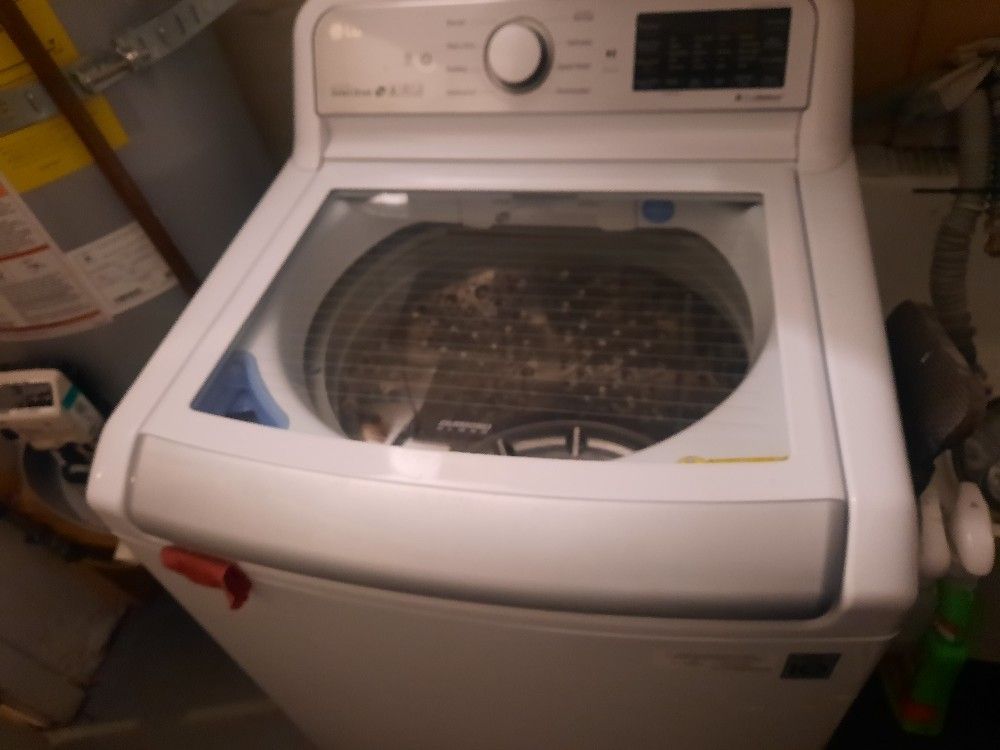 Lg Washer And Electric Dryer Like New Take Both For $650