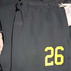 FEAR OF GOD ESSENTIALS 