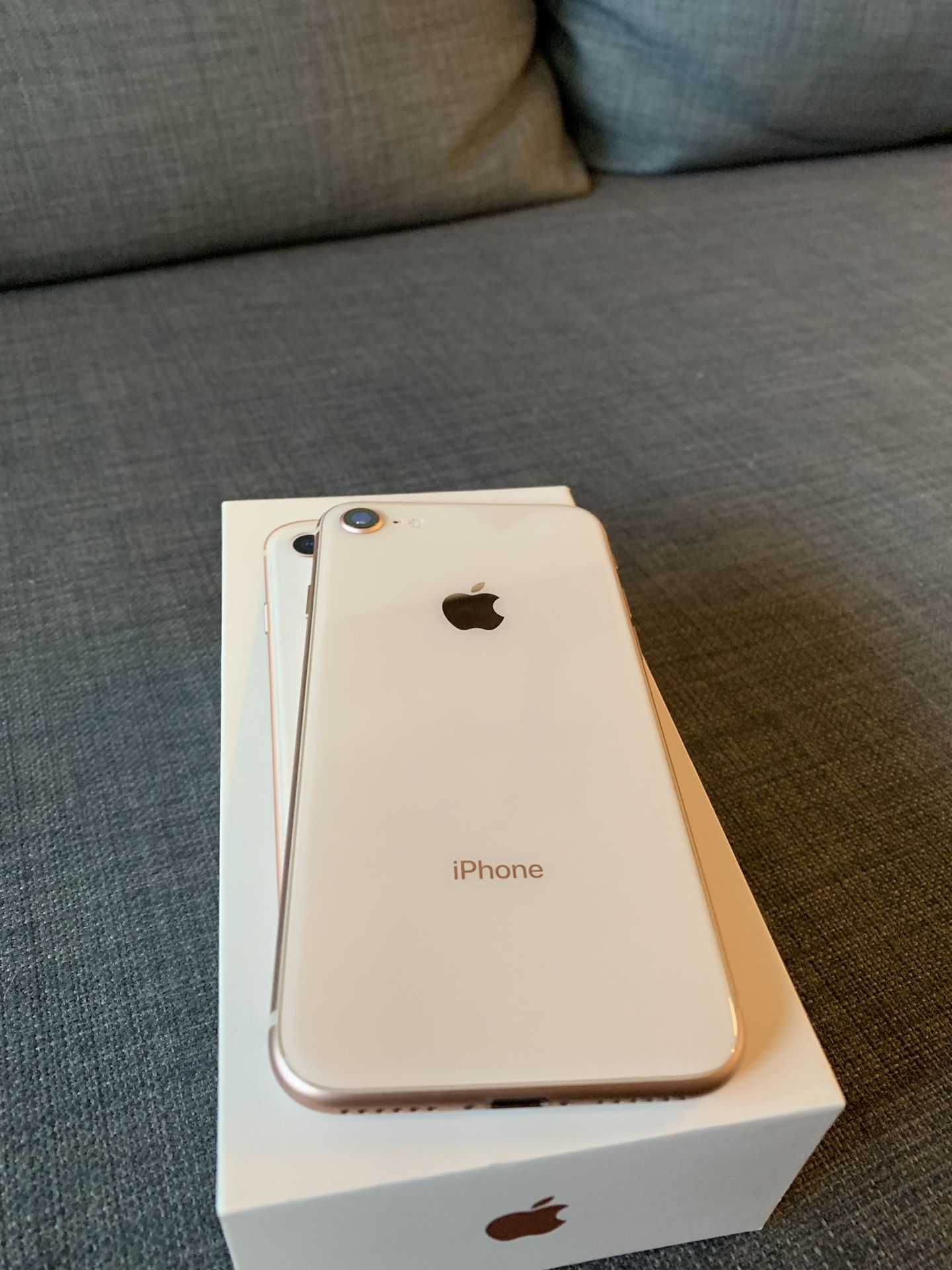 Iphone 8 Gold 64GB Xfinity mobile