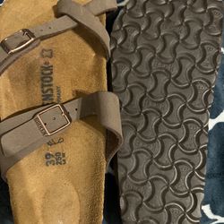 Birkenstock Sz 39 NEW