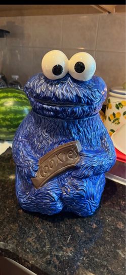 Cookie Monster statue